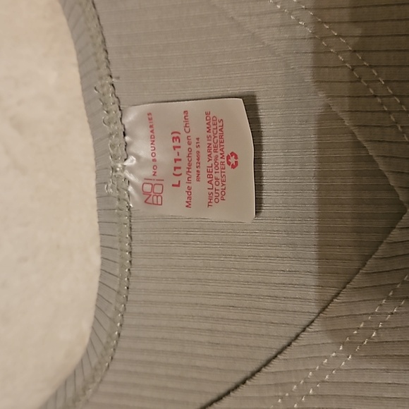 No Boundaries Light Green Ruffle Short Sleeve Top L - Picture 3 of 4